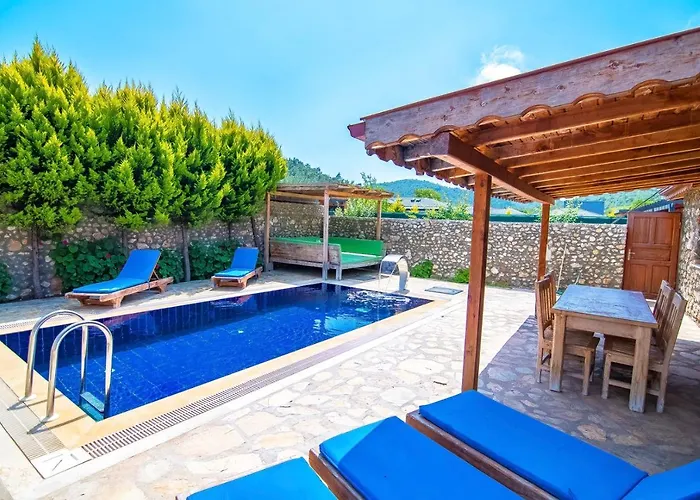Havuzu Korunakli Jakuzili Vilă Kinali (Aegean)